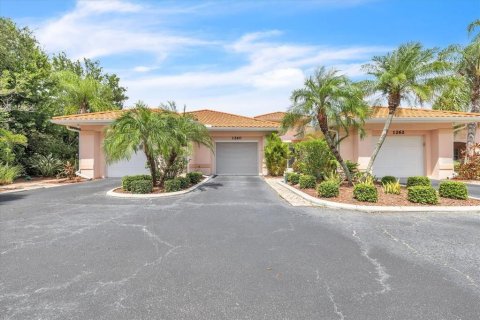 House in Punta Gorda, Florida 2 bedrooms, 133.59 sq.m. № 2120791 - photo 3