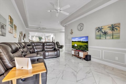 House in Punta Gorda, Florida 2 bedrooms, 133.59 sq.m. № 2120791 - photo 10