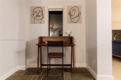 Villa ou maison à vendre à North Miami Beach, Floride: 2 chambres, 124.3 m2 № 2035924 - photo 5