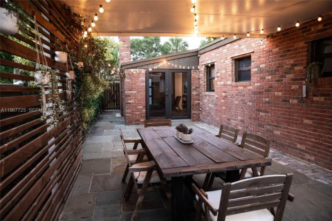 Villa ou maison à vendre à North Miami Beach, Floride: 2 chambres, 124.3 m2 № 2035924 - photo 27