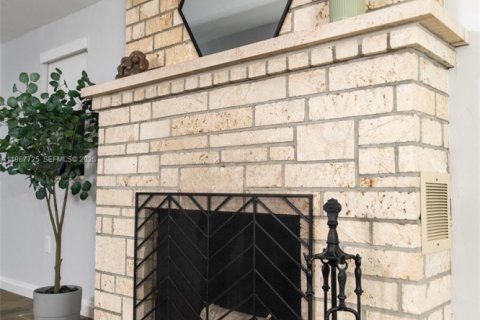 Villa ou maison à vendre à North Miami Beach, Floride: 2 chambres, 124.3 m2 № 2035924 - photo 15