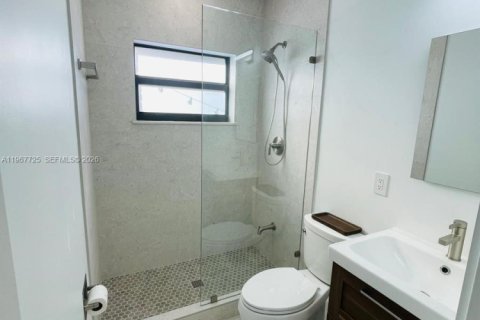 Villa ou maison à vendre à North Miami Beach, Floride: 2 chambres, 124.3 m2 № 2035924 - photo 21