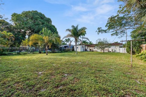 Villa ou maison à vendre à Fort Lauderdale, Floride: 2 chambres, 70.05 m2 № 1989115 - photo 18