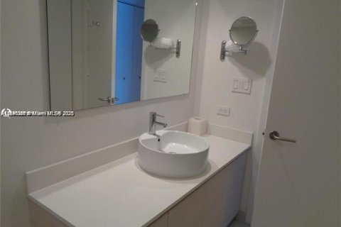 Copropriété à louer à Hallandale Beach, Floride: 3 chambres, 161.37 m2 № 1946913 - photo 14
