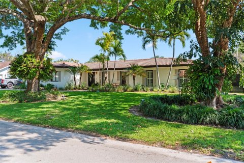 House in Palmetto Bay, Florida 4 bedrooms, 211.45 sq.m. № 2075051 - photo 10
