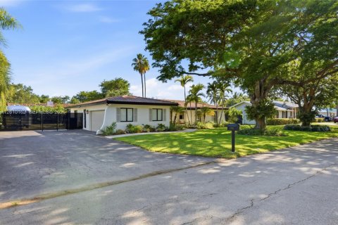 House in Palmetto Bay, Florida 4 bedrooms, 211.45 sq.m. № 2075051 - photo 9