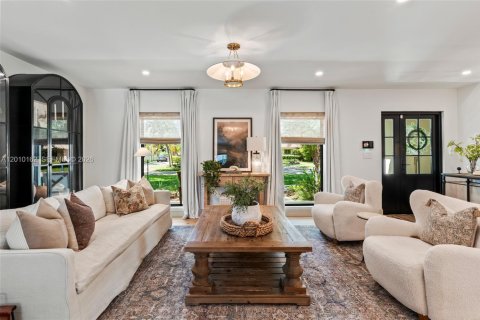 House in Palmetto Bay, Florida 4 bedrooms, 211.45 sq.m. № 2075051 - photo 13