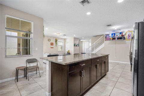 House in Davie, Florida 4 bedrooms, 222.97 sq.m. № 1935841 - photo 17