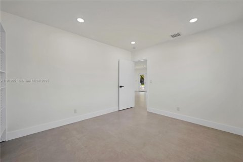 Casa en venta en Hollywood, Florida, 4 dormitorios, 157.19 m2 № 1968125 - foto 10