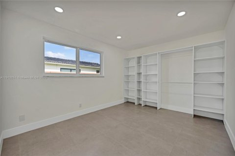 Casa en venta en Hollywood, Florida, 4 dormitorios, 157.19 m2 № 1968125 - foto 9