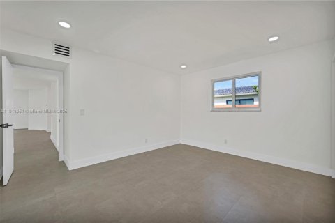 Casa en venta en Hollywood, Florida, 4 dormitorios, 157.19 m2 № 1968125 - foto 17