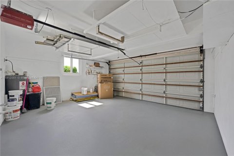 Casa en venta en Hollywood, Florida, 4 dormitorios, 157.19 m2 № 1968125 - foto 19