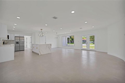 Casa en venta en Hollywood, Florida, 4 dormitorios, 157.19 m2 № 1968125 - foto 3