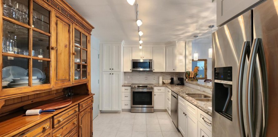 Condominio en Hillsboro Beach, Florida, 2 dormitorios № 1228577