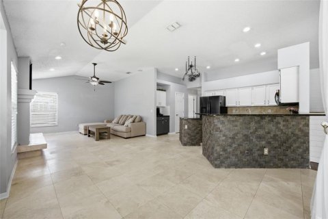House in Wesley Chapel, Florida 4 bedrooms, 205.5 sq.m. № 2306263 - photo 7