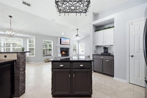 House in Wesley Chapel, Florida 4 bedrooms, 205.5 sq.m. № 2306263 - photo 9