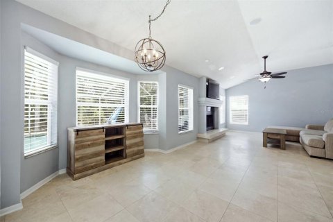 House in Wesley Chapel, Florida 4 bedrooms, 205.5 sq.m. № 2306263 - photo 12