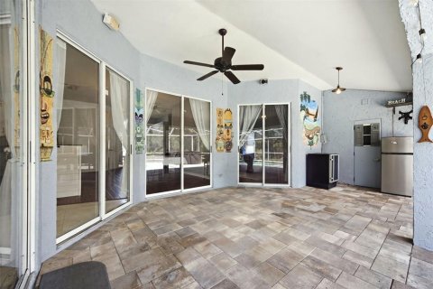 House in Wesley Chapel, Florida 4 bedrooms, 205.5 sq.m. № 2306263 - photo 28
