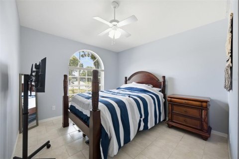 House in Wesley Chapel, Florida 4 bedrooms, 205.5 sq.m. № 2306263 - photo 24