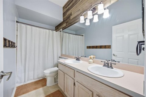 House in Wesley Chapel, Florida 4 bedrooms, 205.5 sq.m. № 2306263 - photo 26