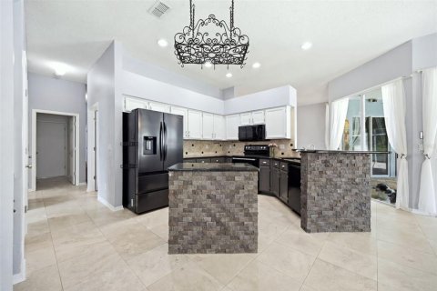 House in Wesley Chapel, Florida 4 bedrooms, 205.5 sq.m. № 2306263 - photo 8