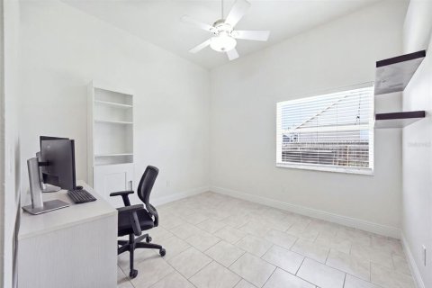 House in Wesley Chapel, Florida 4 bedrooms, 205.5 sq.m. № 2306263 - photo 22