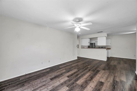 Townhouse in Zephyrhills, Florida 3 bedrooms, 111.95 sq.m. № 1802004 - photo 4