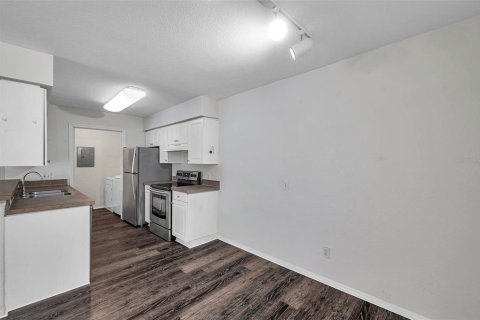 Townhouse in Zephyrhills, Florida 3 bedrooms, 111.95 sq.m. № 1802004 - photo 9