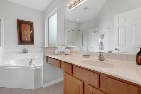 Casa en venta en Kissimmee, Florida, 7 dormitorios, 267.65 m2 № 1909309 - foto 20