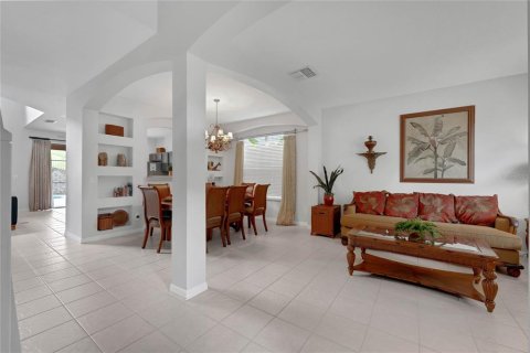 Casa en venta en Kissimmee, Florida, 7 dormitorios, 267.65 m2 № 1909309 - foto 4