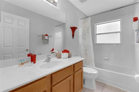 Casa en venta en Kissimmee, Florida, 7 dormitorios, 267.65 m2 № 1909309 - foto 30
