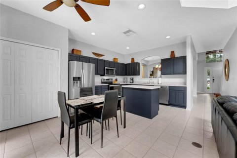 Casa en venta en Kissimmee, Florida, 7 dormitorios, 267.65 m2 № 1909309 - foto 11