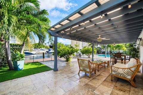 House in North Miami, Florida 5 bedrooms, 254.09 sq.m. № 1920536 - photo 3