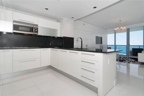 Снять в аренду кондоминиум в Санни-Айлс-Бич, Флорида 1 спальня, 107.86м2, № 2027857 - фото 16