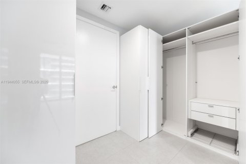 Снять в аренду кондоминиум в Майами, Флорида 1 спальня, 70.51м2, № 2000866 - фото 14