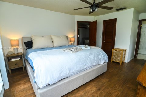 House in Lauderhill, Florida 3 bedrooms, 137.5 sq.m. № 2056900 - photo 17