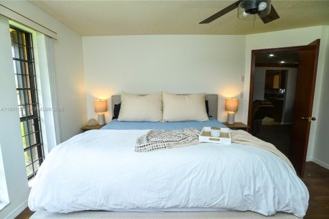 House in Lauderhill, Florida 3 bedrooms, 137.5 sq.m. № 2056900 - photo 18