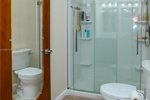 House in Lauderhill, Florida 3 bedrooms, 137.5 sq.m. № 2056900 - photo 25