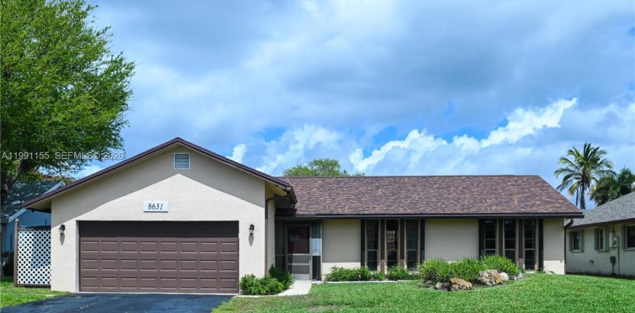 House in Lauderhill, Florida 3 bedrooms, 137.5 sq.m. № 2056900