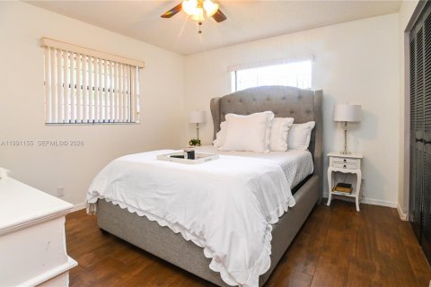House in Lauderhill, Florida 3 bedrooms, 137.5 sq.m. № 2056900 - photo 27