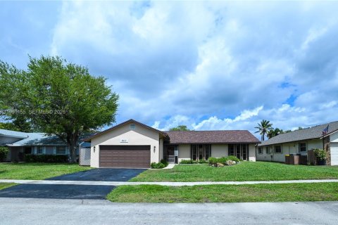 House in Lauderhill, Florida 3 bedrooms, 137.5 sq.m. № 2056900 - photo 2