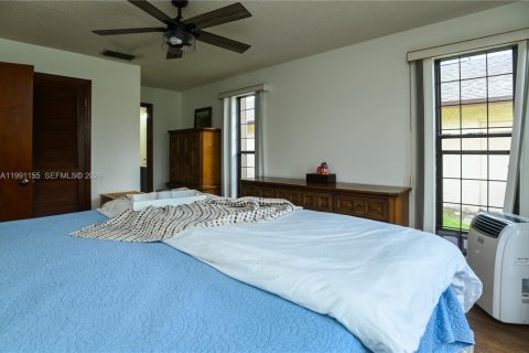 House in Lauderhill, Florida 3 bedrooms, 137.5 sq.m. № 2056900 - photo 20