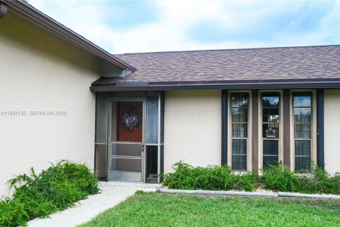 House in Lauderhill, Florida 3 bedrooms, 137.5 sq.m. № 2056900 - photo 6