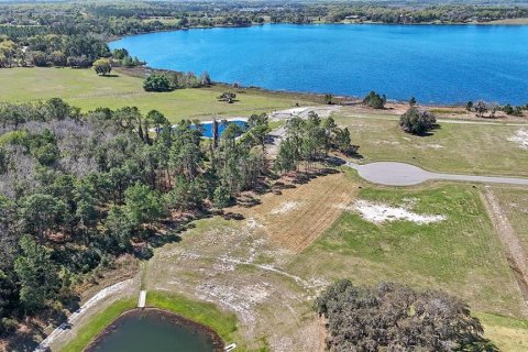 House in Umatilla, Florida 4 bedrooms, 279.64 sq.m. № 2109779 - photo 14