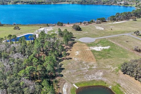 House in Umatilla, Florida 4 bedrooms, 279.64 sq.m. № 2109779 - photo 4