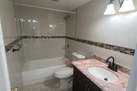 Купить кондоминиум в Майами, Флорида 2 спальни, 107.77м2, № 1971423 - фото 10