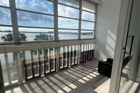 Купить кондоминиум в Майами, Флорида 2 спальни, 107.77м2, № 1971423 - фото 5