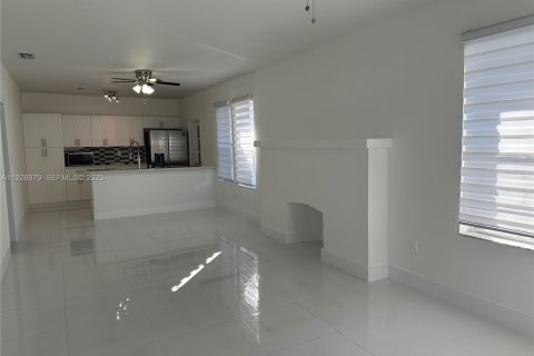 Villa ou maison à louer à Miami, Floride: 2 chambres, 167.97 m2 № 1986173 - photo 7