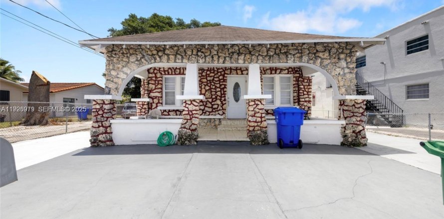 Villa ou maison à Miami, Floride 2 chambres, 167.97 m2 № 1986173