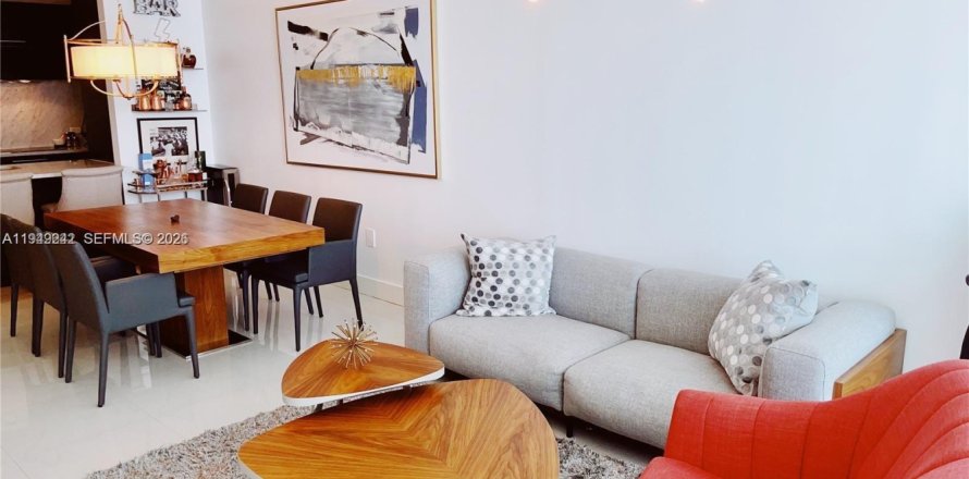 Дом в Майами, Флорида 2 спальни, 95.78м2 № 2005108